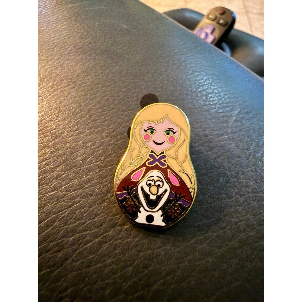 Elsa
Nesting Dolls Mystery Collection